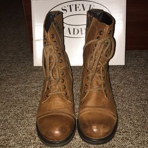 🌻 Authentic Steve Madden Combat Boots 🌻